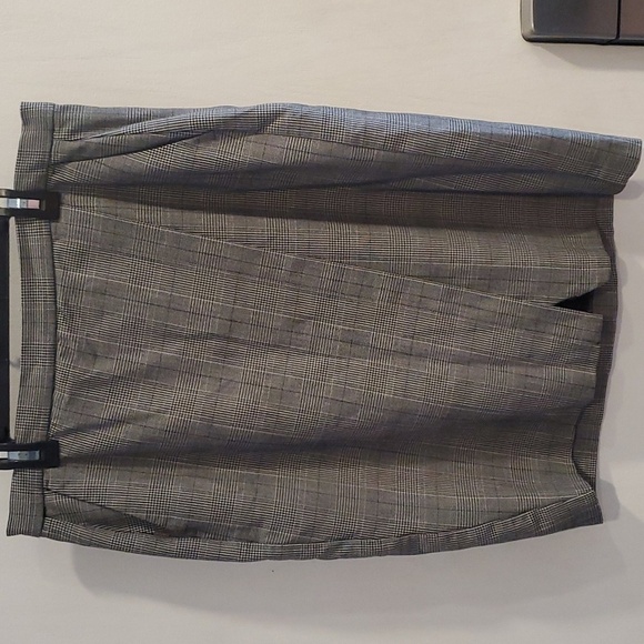 Banana Republic Black and White Micrk Check Plaid Faux Wrap Pencil Skirt 8 - Picture 2 of 9
